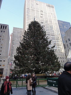 ロックフェラーセンター前のクリスマスツリー