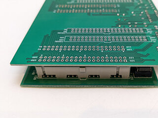 ピンヘッダの短い方をCPicS1基板の穴に通す