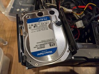 4TBのHDDをPCに組み込んだ