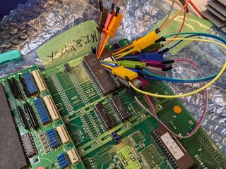 スクランブルを解除したROMを装着してデータバスを直結