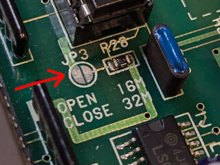 16Mbit/32Mbitを切り替えるジャンパ