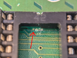 ソケット下のパターンカット箇所