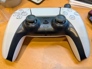 アナログスティックを交換して組み立て