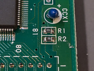 R1とR2に抵抗を実装