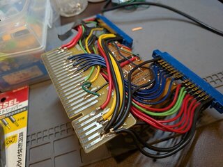 お借りしているRGB反転回路付きハーネス