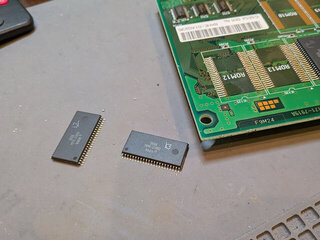 IC12とIC13を剥がした