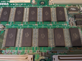 全ROMの足のはんだを一旦溶かして固め直し