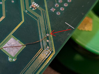 ジャンパの反対側