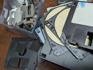 3.5インチフロッピーディスクを解体