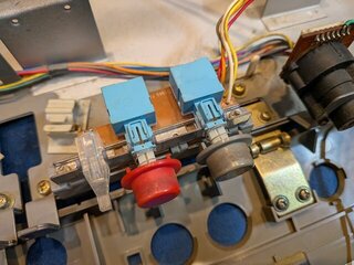 リセットスイッチなどのついた基板