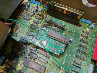 NESRGBをファミコンボックスに取り付け