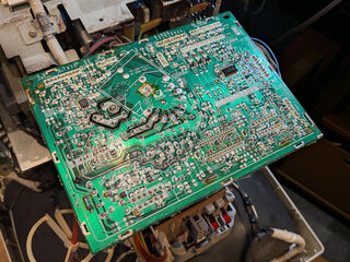 ネック基板を外す