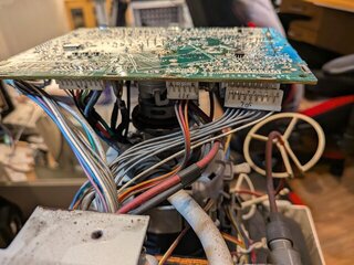 コネクタを抜いていく