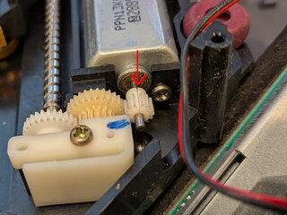 ドリキャスから外したGDドライブユニットのギアにも亀裂が