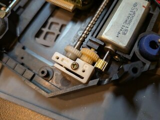 真鍮ギアの取り付けに成功