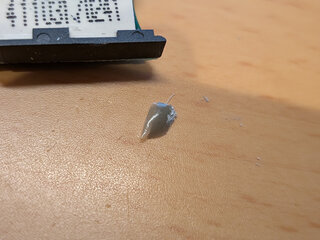 ナイフでうまく外せた