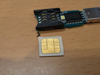 なんとかカードを抜くことができた