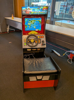 Arcade 1upのアウトラン筐体